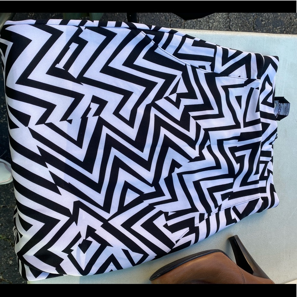 Bebe skirt